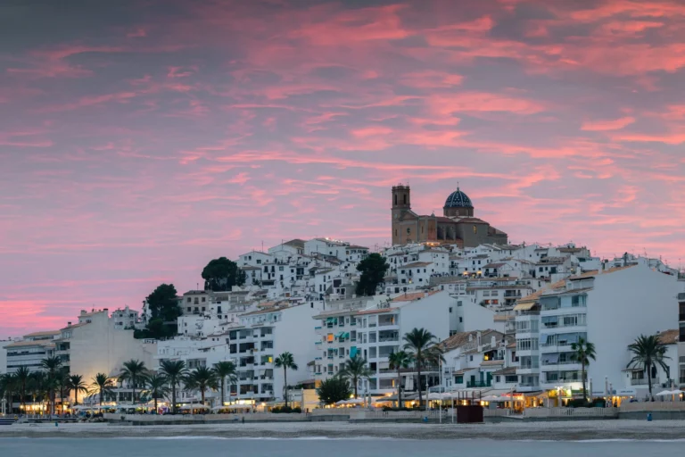Uitzicht oude stad Altea vanaf de zee omgeving